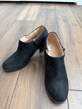 Journee Collection Black Suede Sanzi Ankle Booties